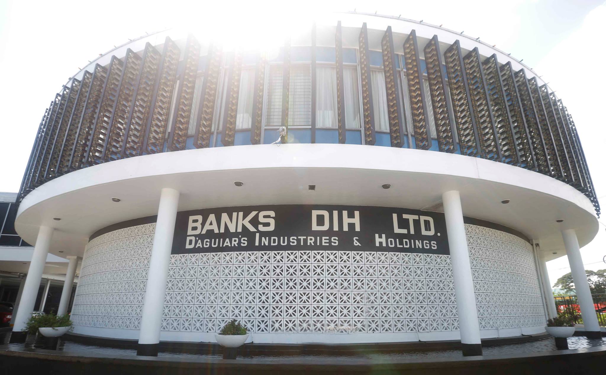 Banks DIH Achieves Remarkable Profit of $8.9 Billion in 2023