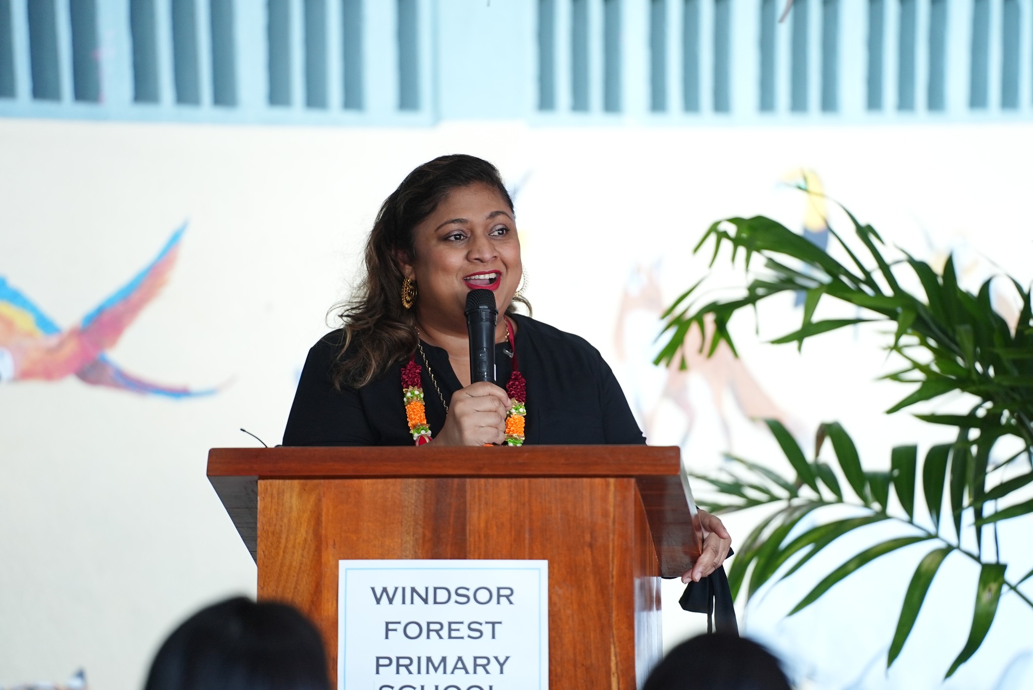 Government Prioritizes Learning Environment, Education Minister Responds to Criticism