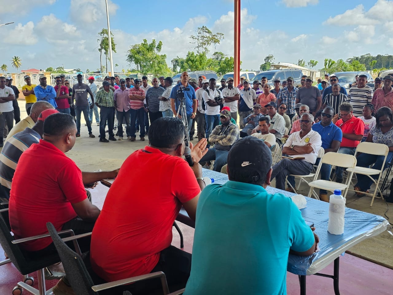 Agriculture Minister Addresses Concerns of Mahaicony Rice Farmers