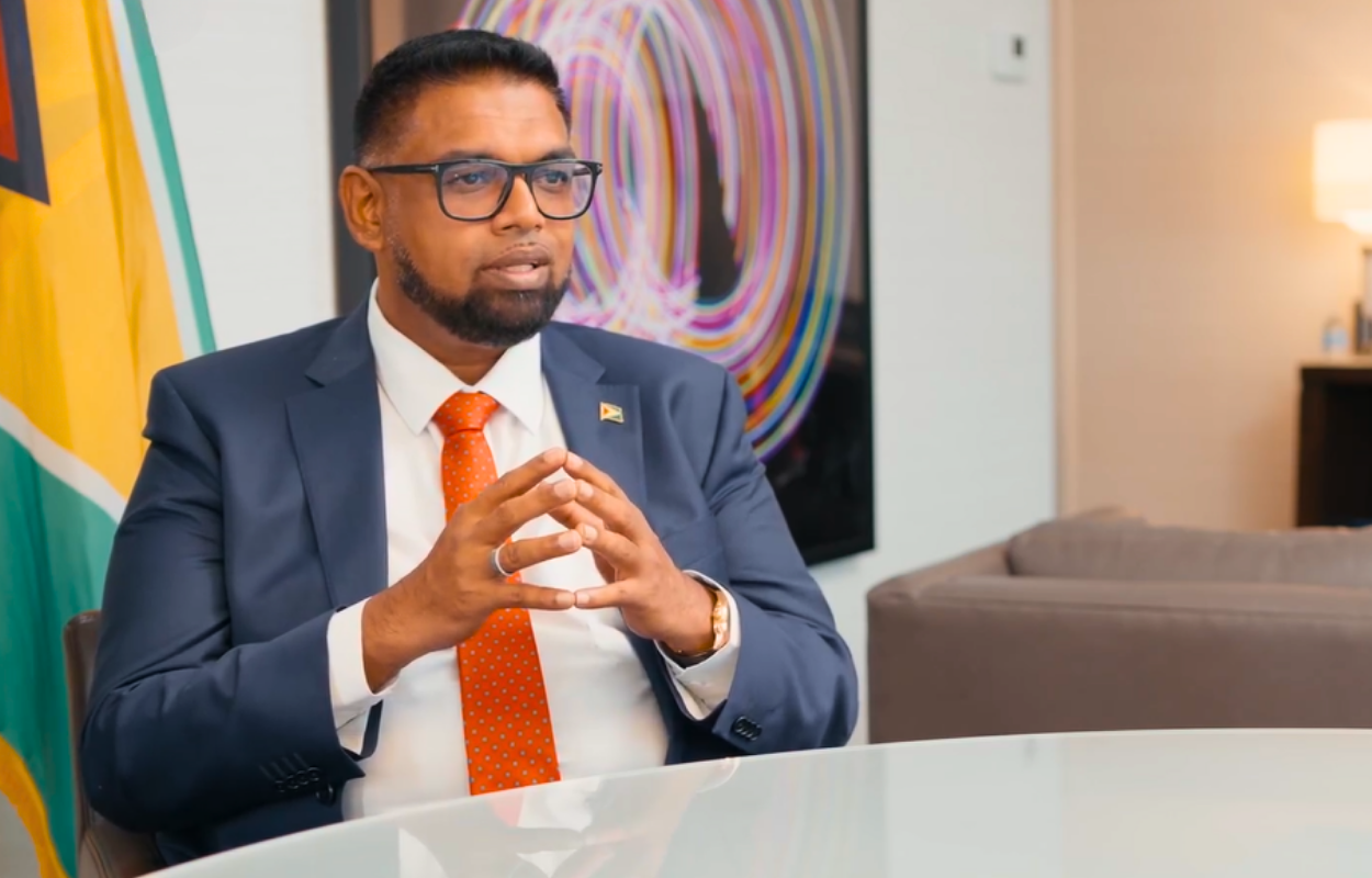 President Ali Addresses Energy Transition and Venezuela’s Threats in Bloomberg Interview