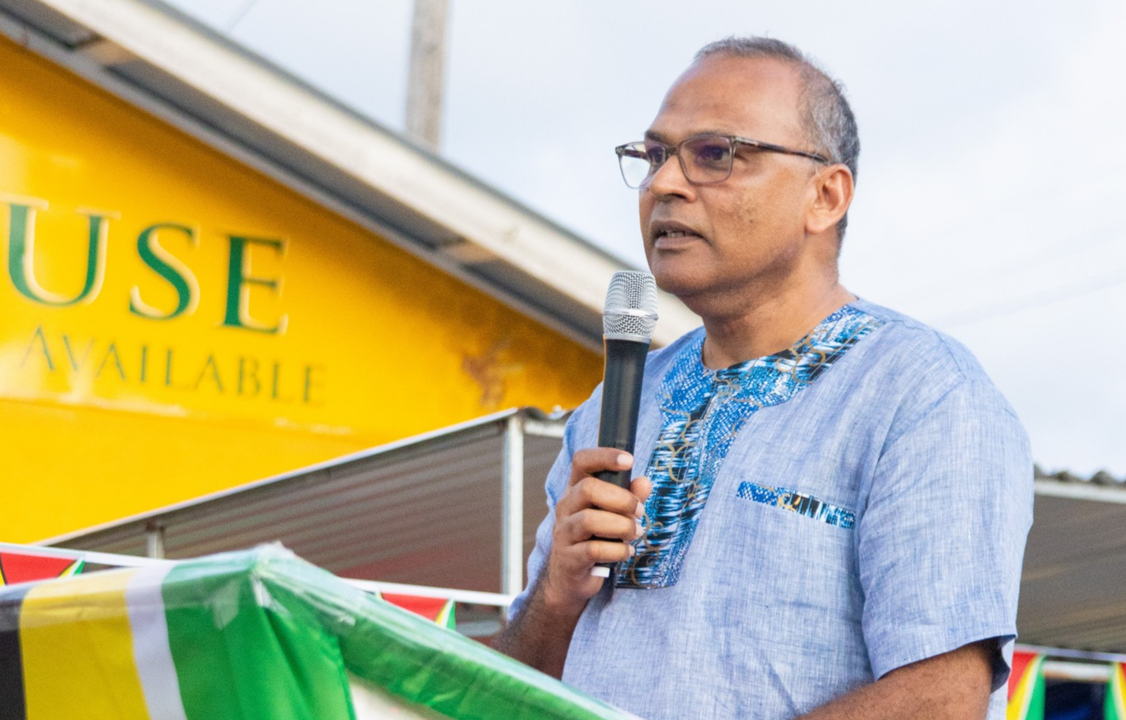 Victoria Village Unveils Historic Emancipation Arch