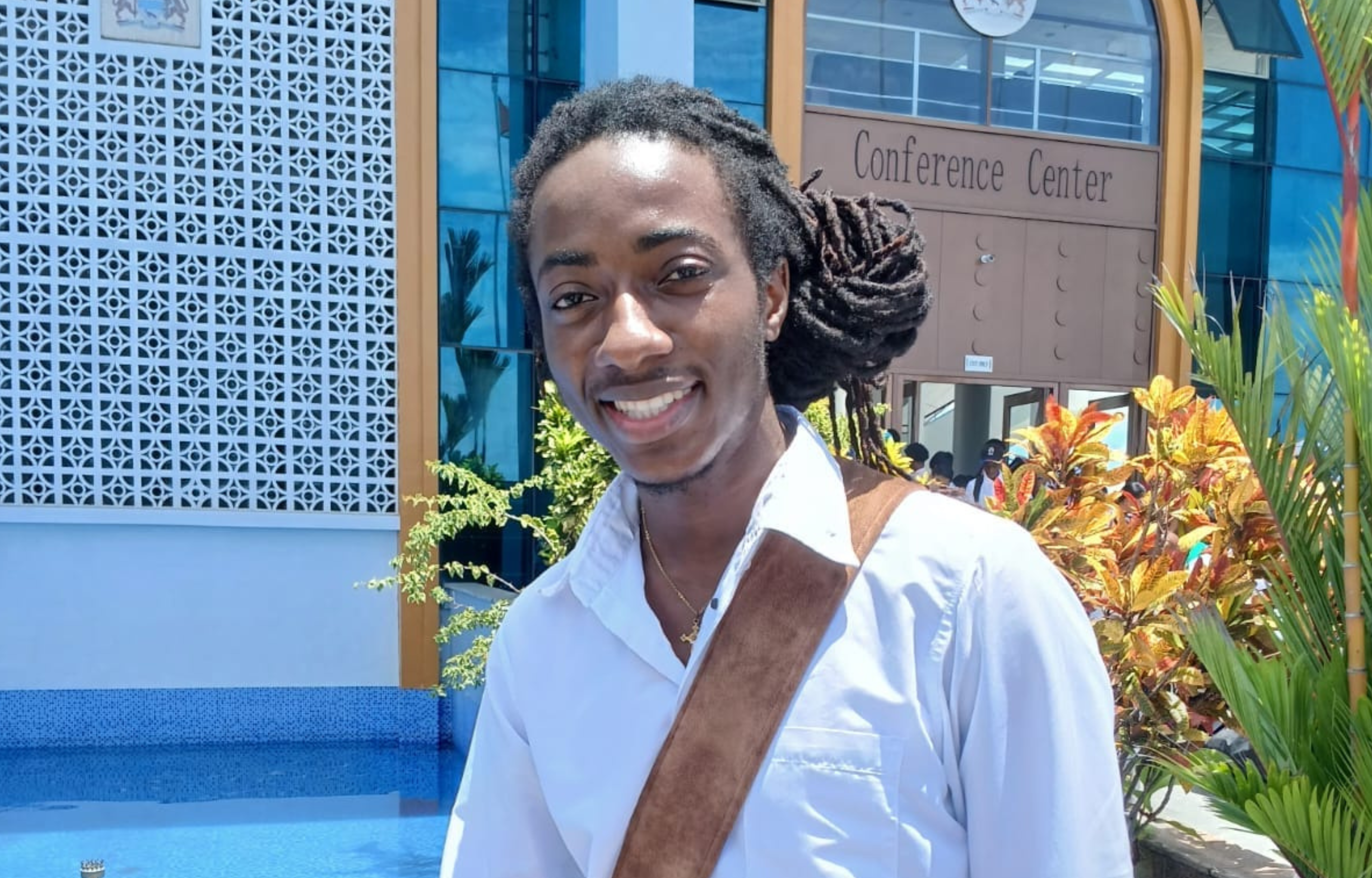 Linden Poet Hosts “Sip and Pen” Workshop for Youths