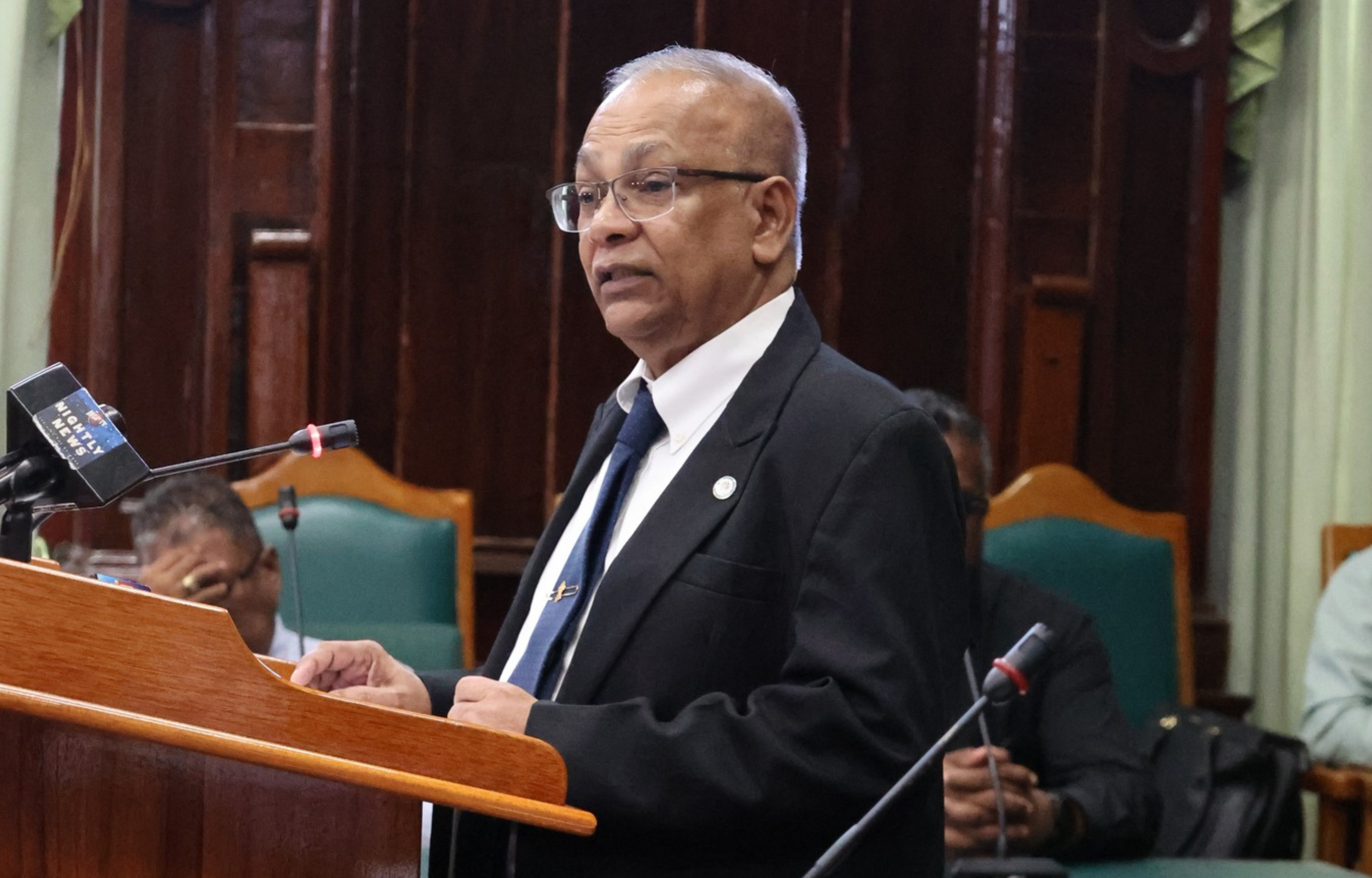 Government Addresses Contract Overpayments, Auditor General Reports