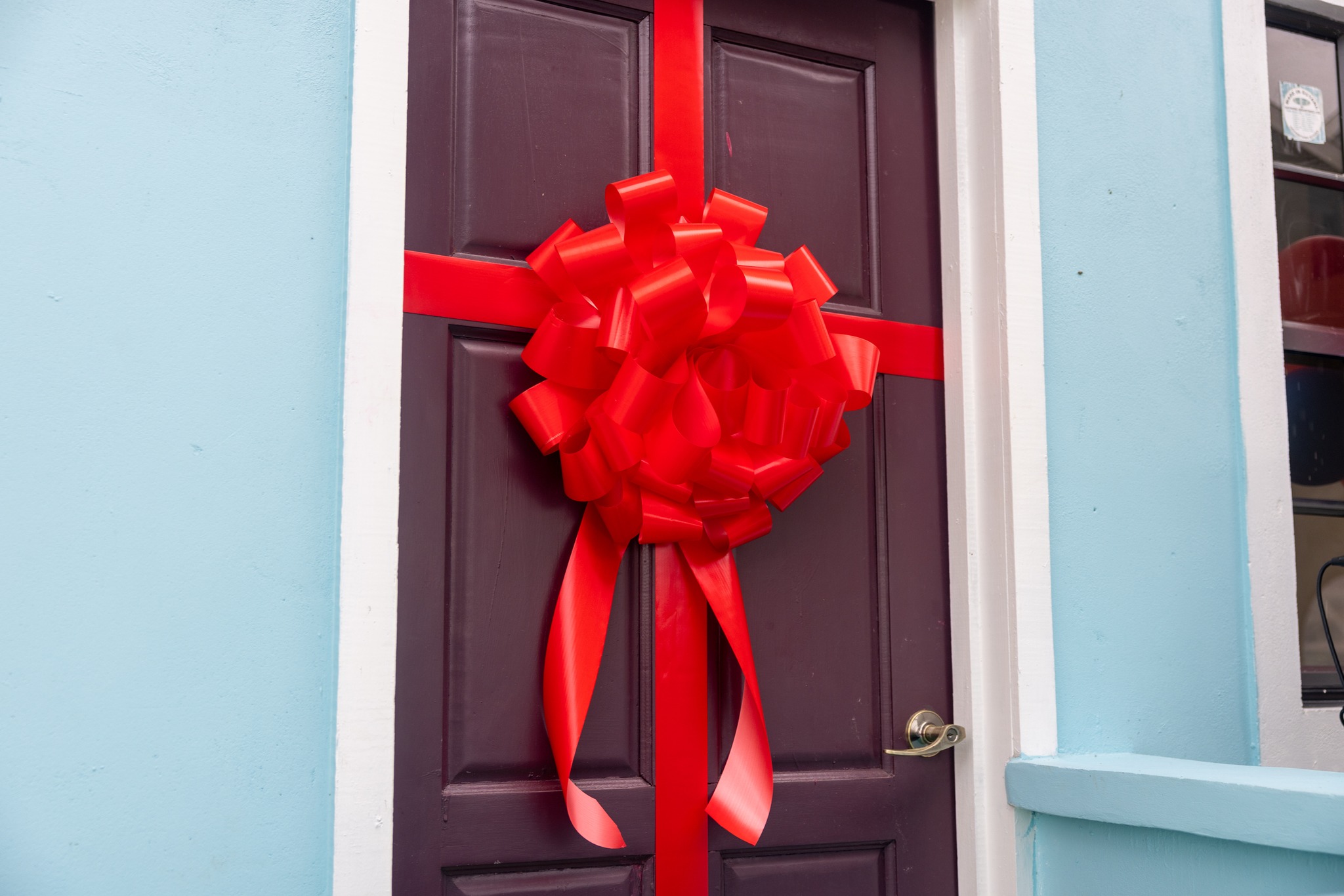 Single mom receives new home for Christmas-