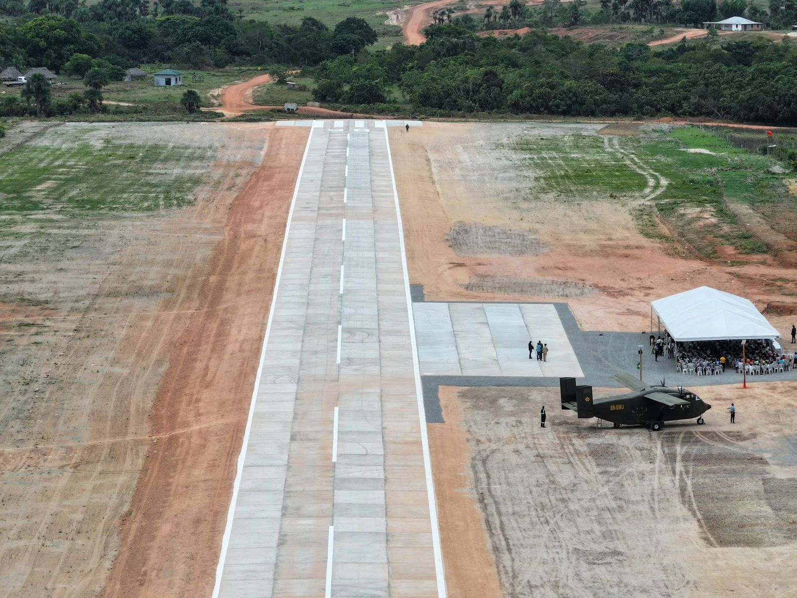Gov’t to invest in 35 new airstrips