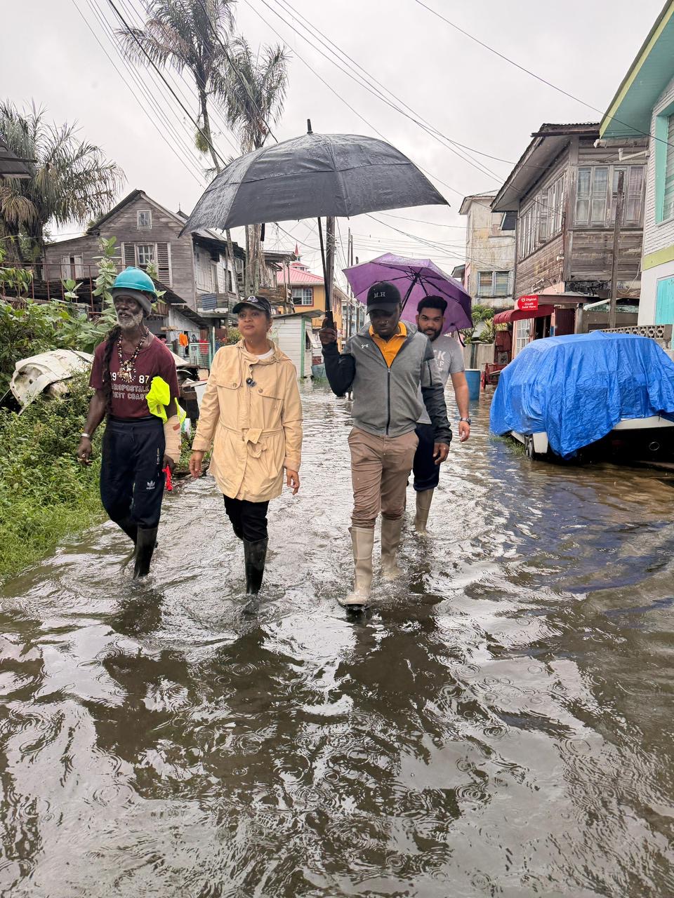 Local Government Minister conducts ground-level visits to flood-affected communities.