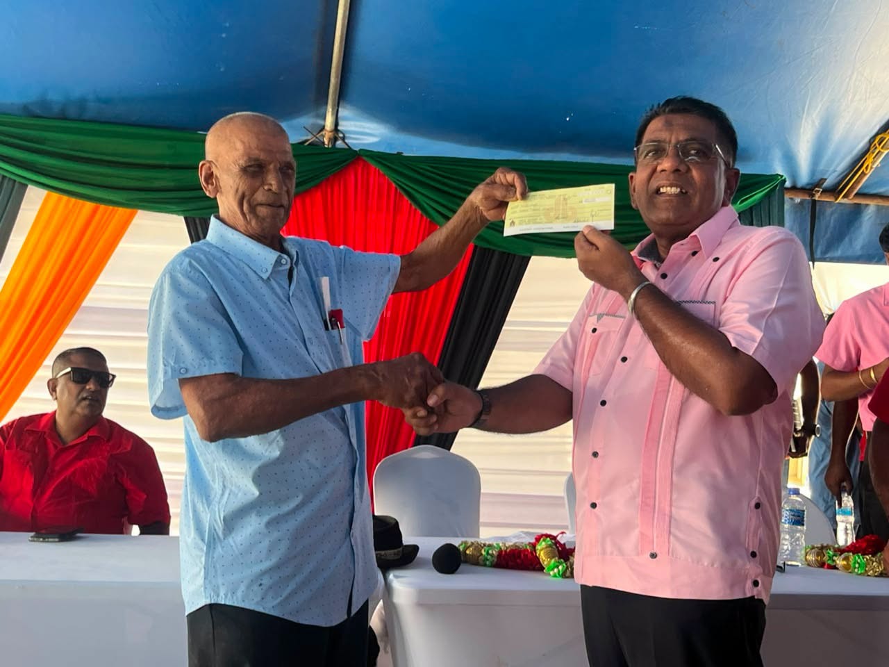$800 million in relief disbursed to rice farmers in Region 6